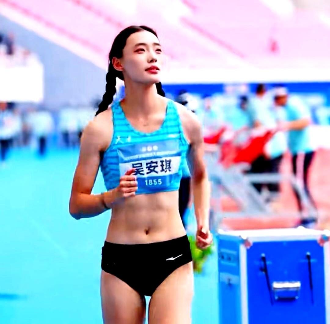 最近全运会上有个21岁天津姑娘吴安琪挺亮眼。她100米栏预赛跑了13.15秒，创