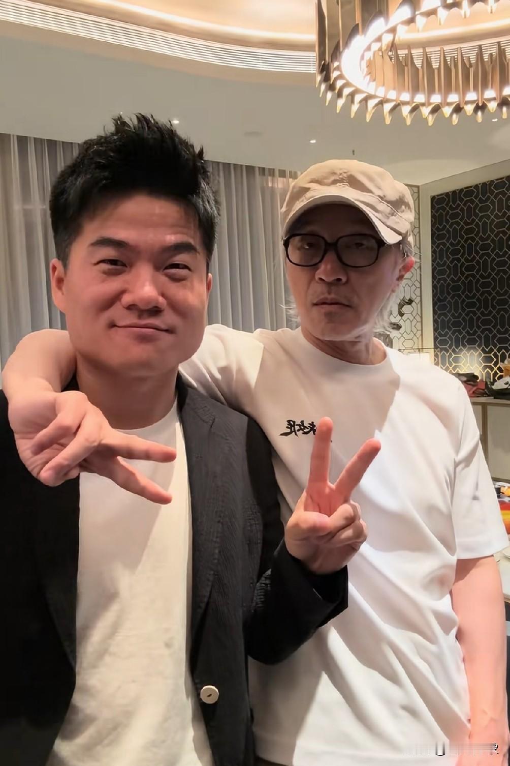 周星驰与董宇辉两个“最强大脑”的对话：【开场反转：星爷率先发问】周星驰