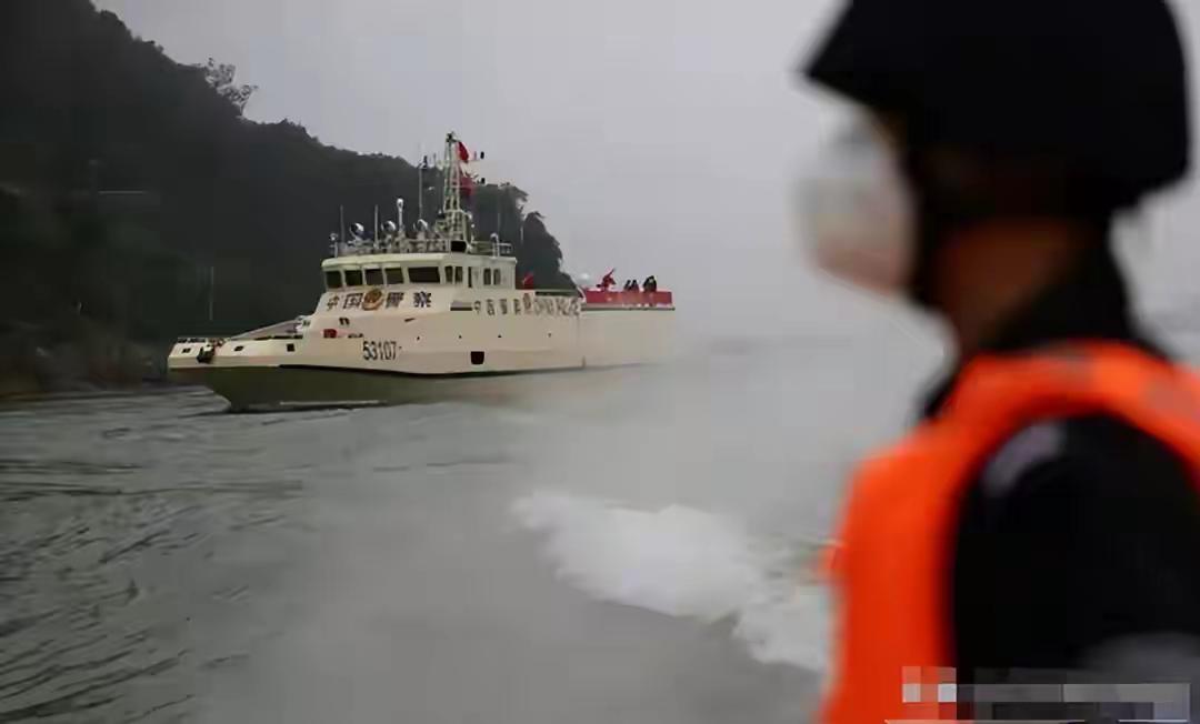 湄公河惨案主犯糯康，被抓后觉得中国不敢动他，被判死刑出尽洋相冰冷的手铐锁住双腕