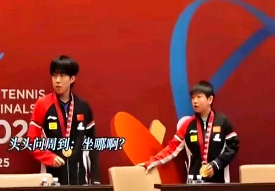 是因为之前的新闻发布法海这次总算懂爱啦！昨天莎莎和头哥的的新闻发布会上，头头