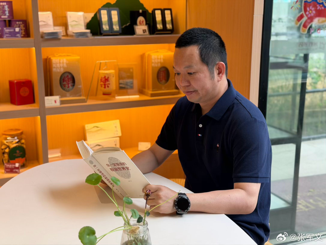 读书让我于书页中重塑我的私人宝藏书单书评重读史铁生《我与地坛》，文字朴素却有直