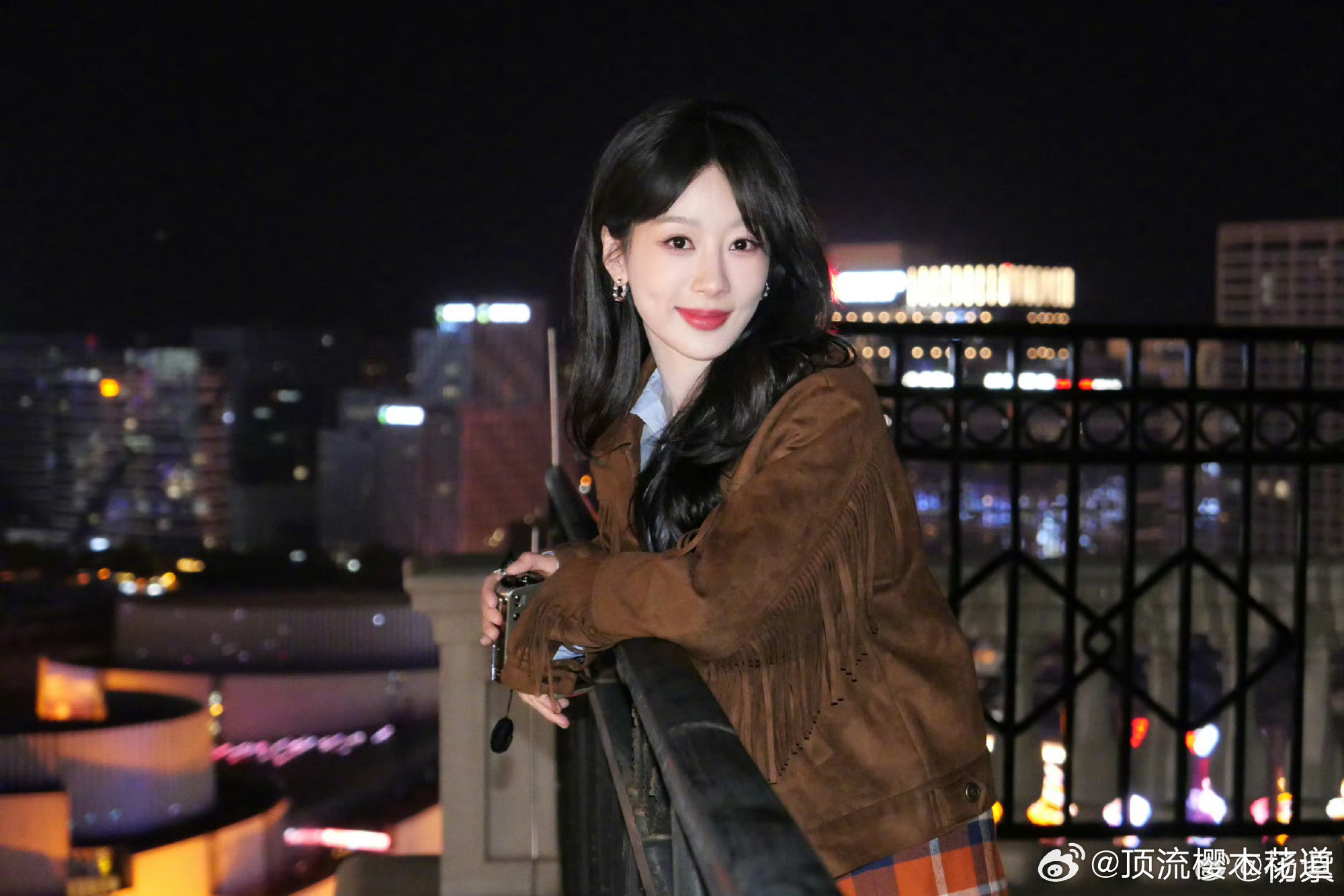 杨紫风里有秋天的味道啦杨紫：风里有秋天的味道紫粉：心里有姐姐的模样。狗蛋：眼里