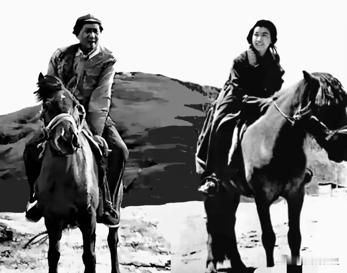 这张珍贵合影拍摄于1947年转战陕北途中，不过这张合影存在争议，如今几十年过