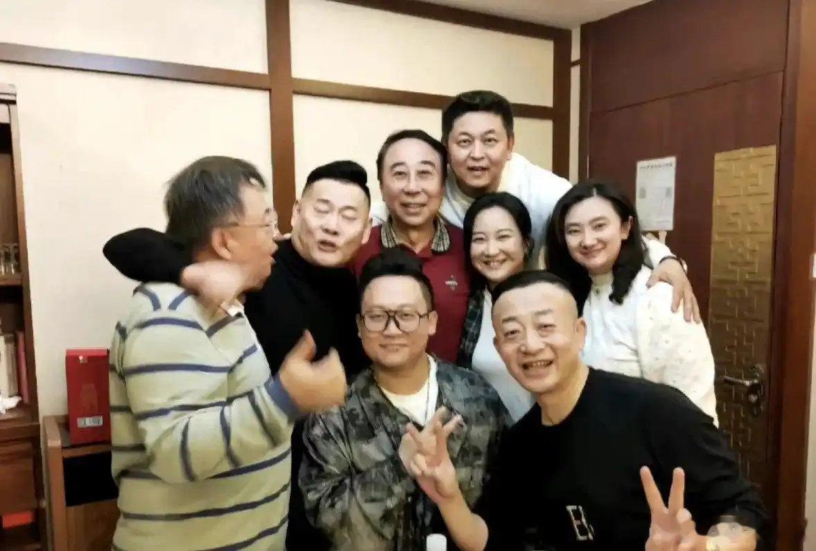 看了贾玲的现状曾经那些说她会反弹胖回来的人啪啪打脸瘦了将近100斤贾玲真的让人佩服最近《转念花开》要