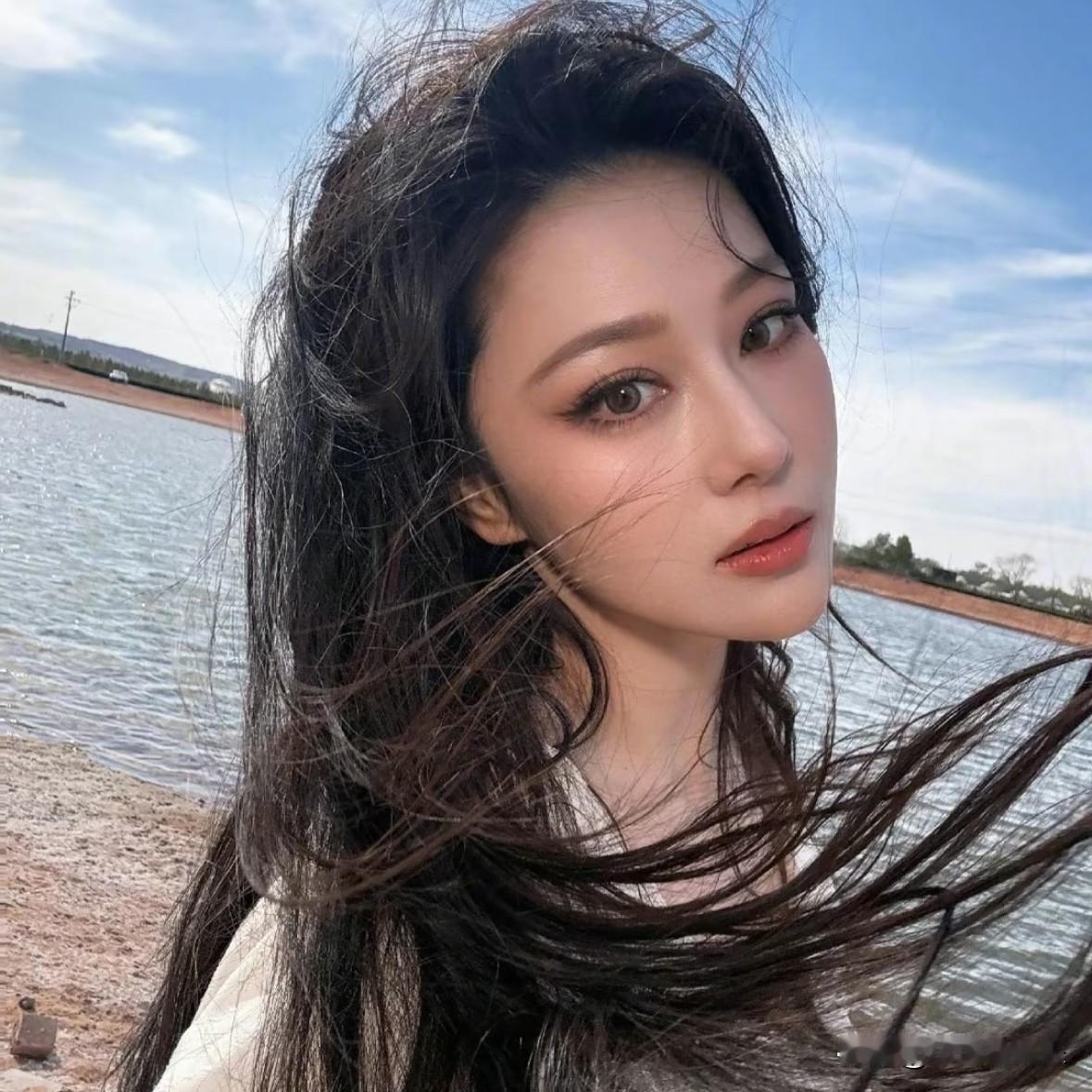 张馨予别再说她把一手好牌打烂了，她活的可比圈里很多人都通透！老公退