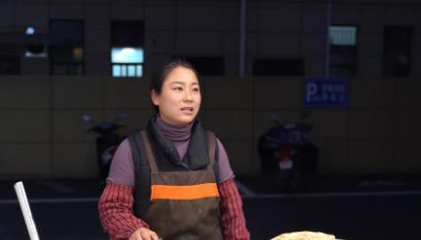 “没人敢娶！”安徽，2022年，一33岁女子卖烧饼每天4点半起床，11点睡觉，每