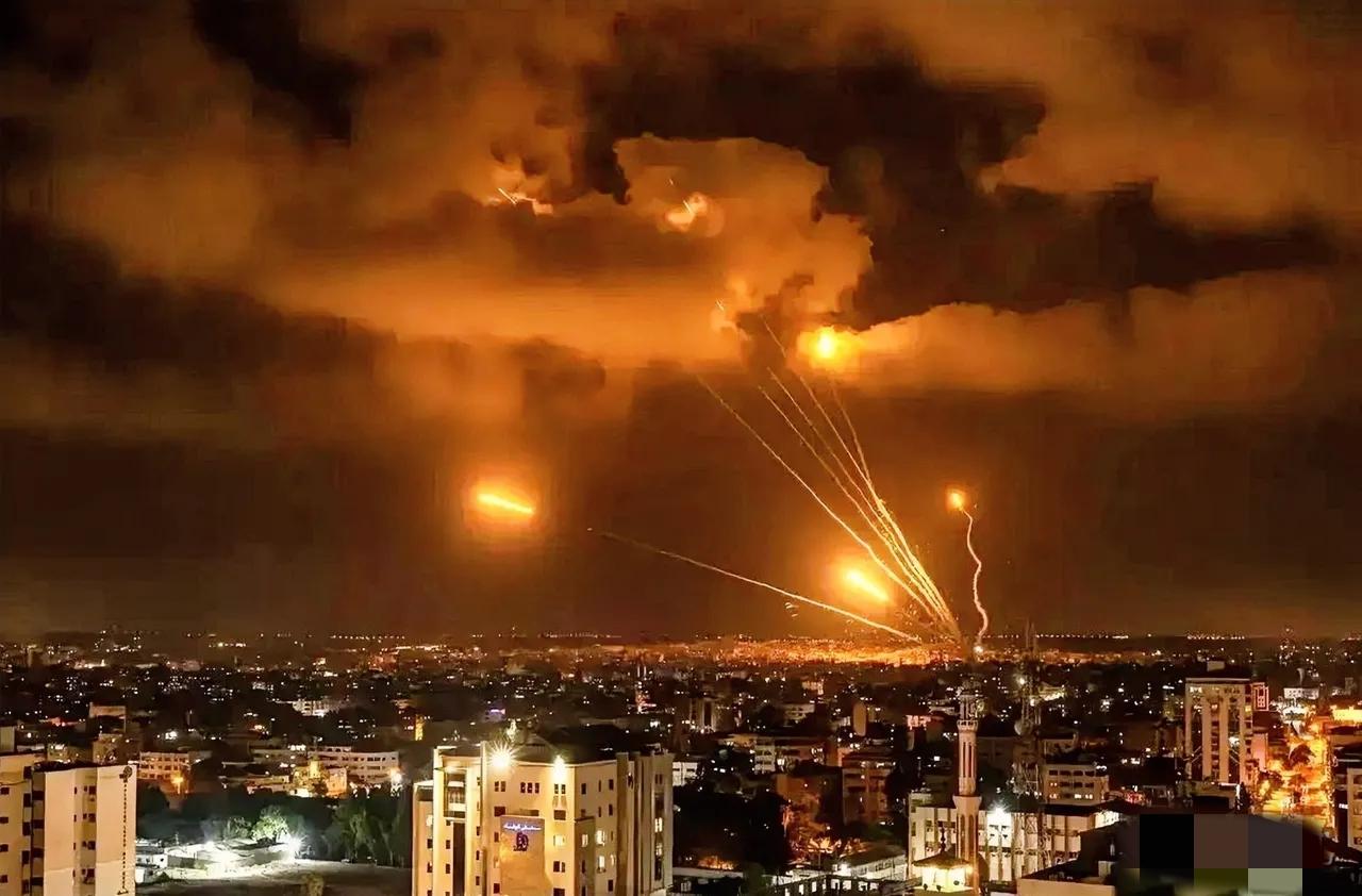 伊朗反击直击美以雷达与指挥中枢现代战争已在逐渐告别粗放式对抗，精准摧毁敌方