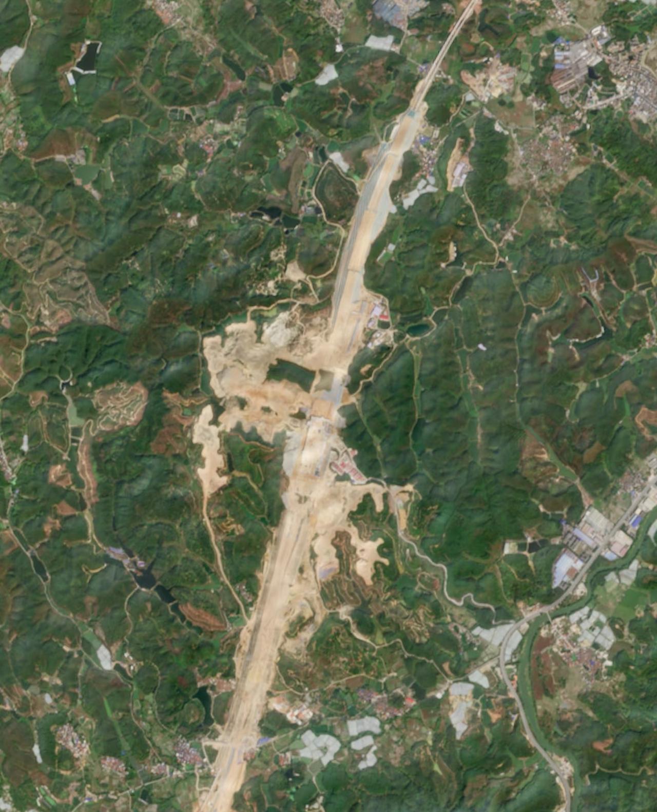 建设中的广州新机场/佛山高明机场珠三角枢纽（广州新）机场，处于刚动工阶段。