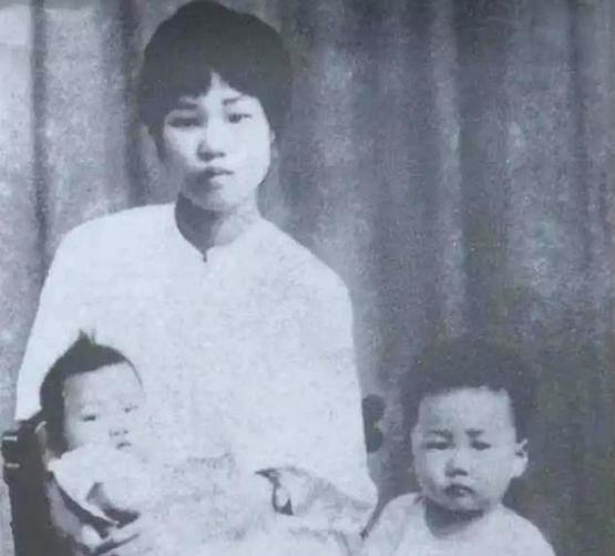杨开慧的弟弟杨开明曾经犯下一个重大错误，毛主席因此多次对他进行严厉批评1928