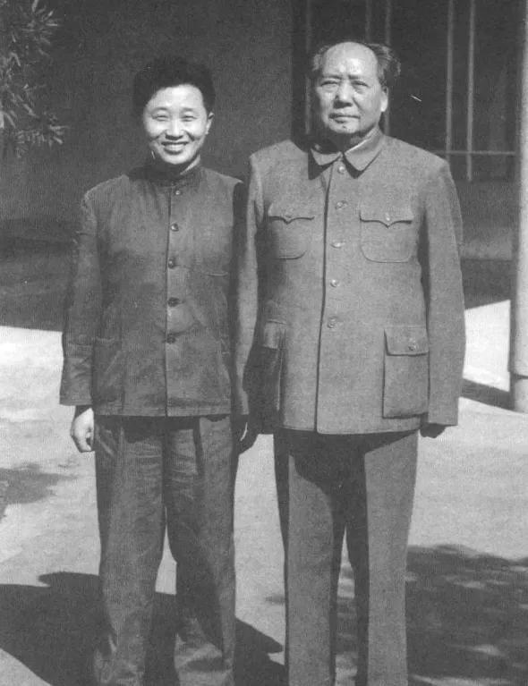 毛主席在中南海去世以后，发生了一件怪事，秘书以及工作人员表示，以前从来没有发生过