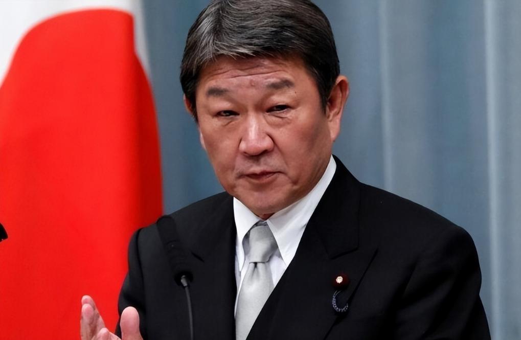 高市早苗联大表态后，日本愈发显得歇斯底里了。9月29日，日本外相茂木敏充在例