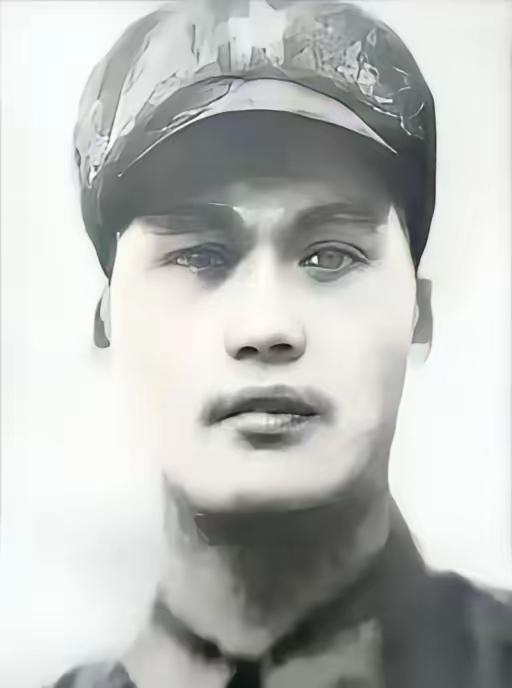 1979年，谅山前线，一支叫“猛虎团”的部队被打了埋伏，彻底分割。突围的命令下来