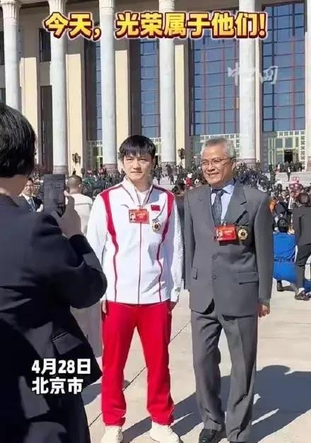 樊振东“卯吃寅粮”！凭去年的巴奥金牌樊振东拿到了今年的五四青年大奖，如果继续缺席