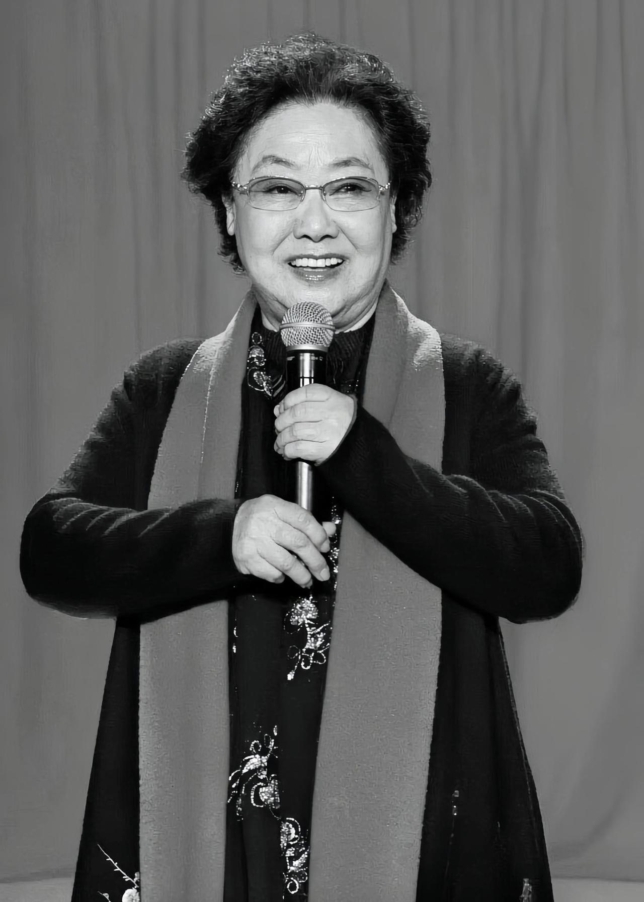 唱《我的祖国》的歌手郭兰英离世了，享年97岁，在广州病逝，去世前嘱咐不设灵堂，不
