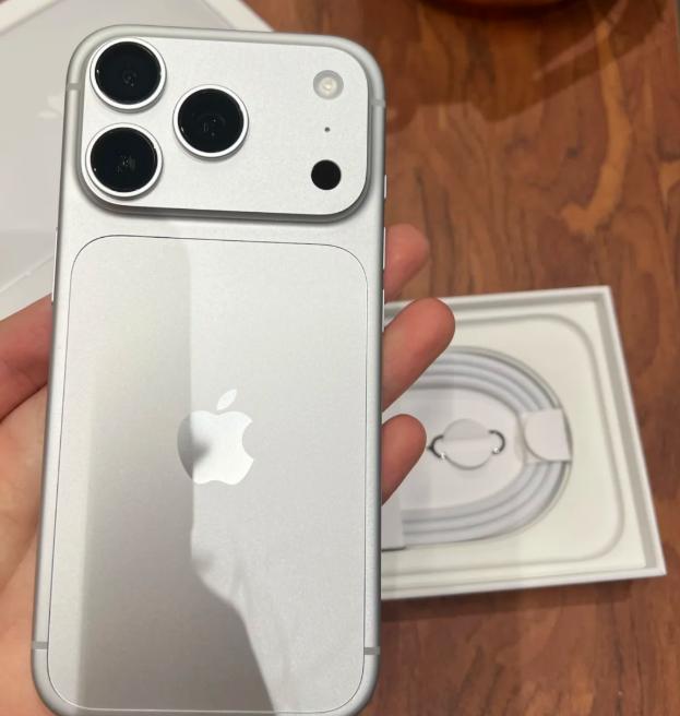 iPhone20ProMax，可以等！iPhone18Pro系列