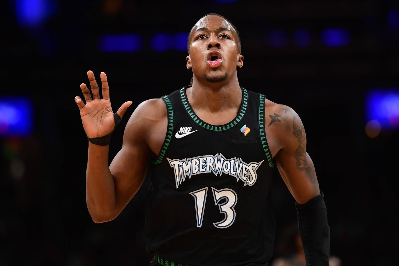 NBA季后赛西部首轮G4，森林狼在自己的主场迎战掘金。之前森林狼连赢两场，已经以