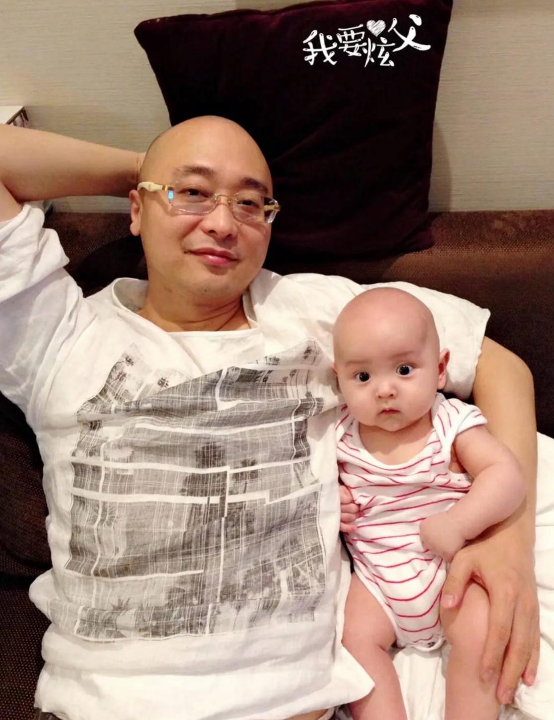 路行与儿子大麟子旧照曝光，这十年创业确实累，想当初路行的模样还不至于被网友批判“