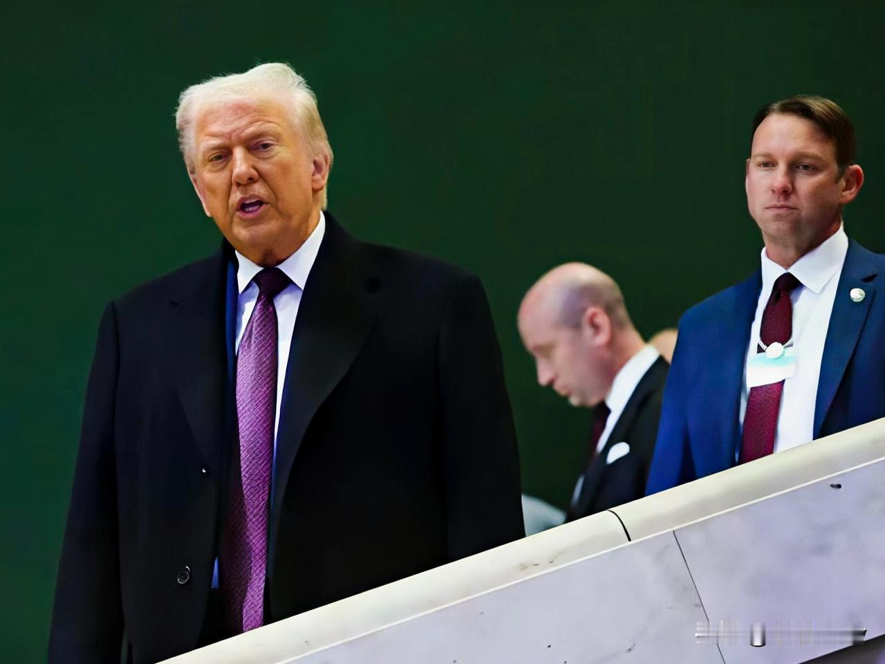 中美一旦停止贸易，那么中国将不再进口美国的任何一样东西，这样的做法看似是伤敌一千