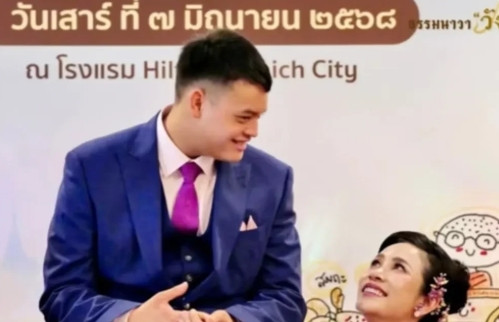 泰国王子提帮功第一次和诗妮娜一起公开活动话说，还是第一次看到在德国的两个人同