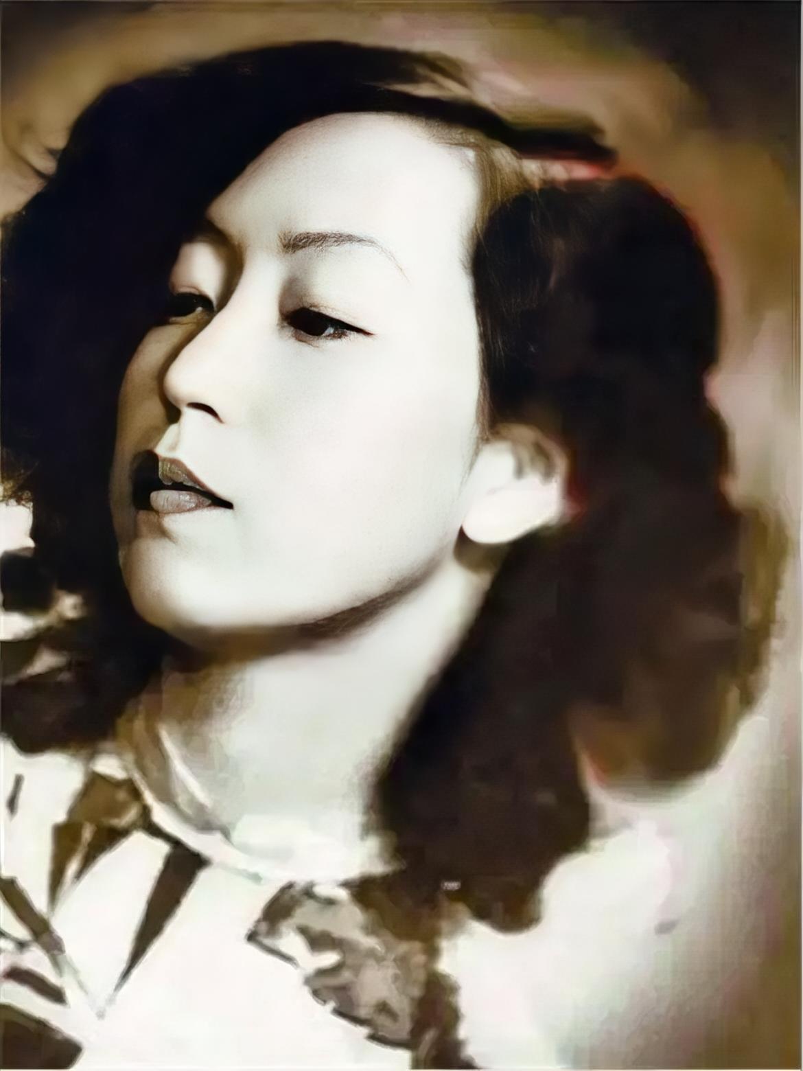 张爱玲说：“无论我们最后生疏成什么样子，曾经对你的好都是真的。就算终有一散