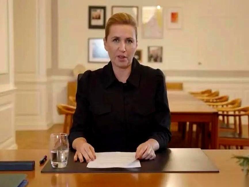 这事儿最好笑的地方在哪儿，你知道吗？不是美国人又惦记上了格陵兰岛。而是丹麦人