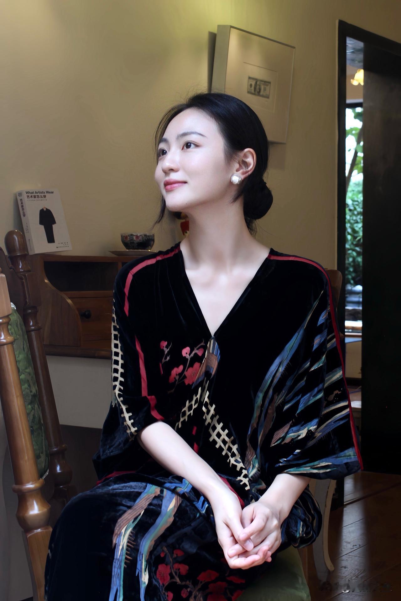 HelloDecember阳台上的朱顶红和酢浆草终于开花🌸啦[/鼓掌]