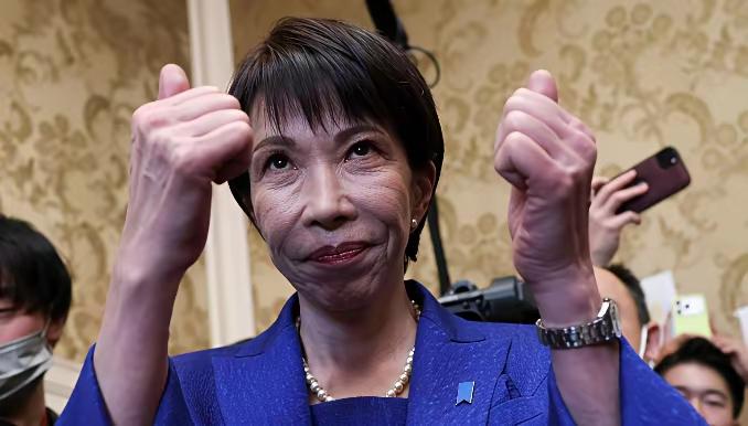 刚刚胜选，狐狸尾巴就藏不住的！高市早苗公开在电视上向全日本喊话，要为参拜靖国