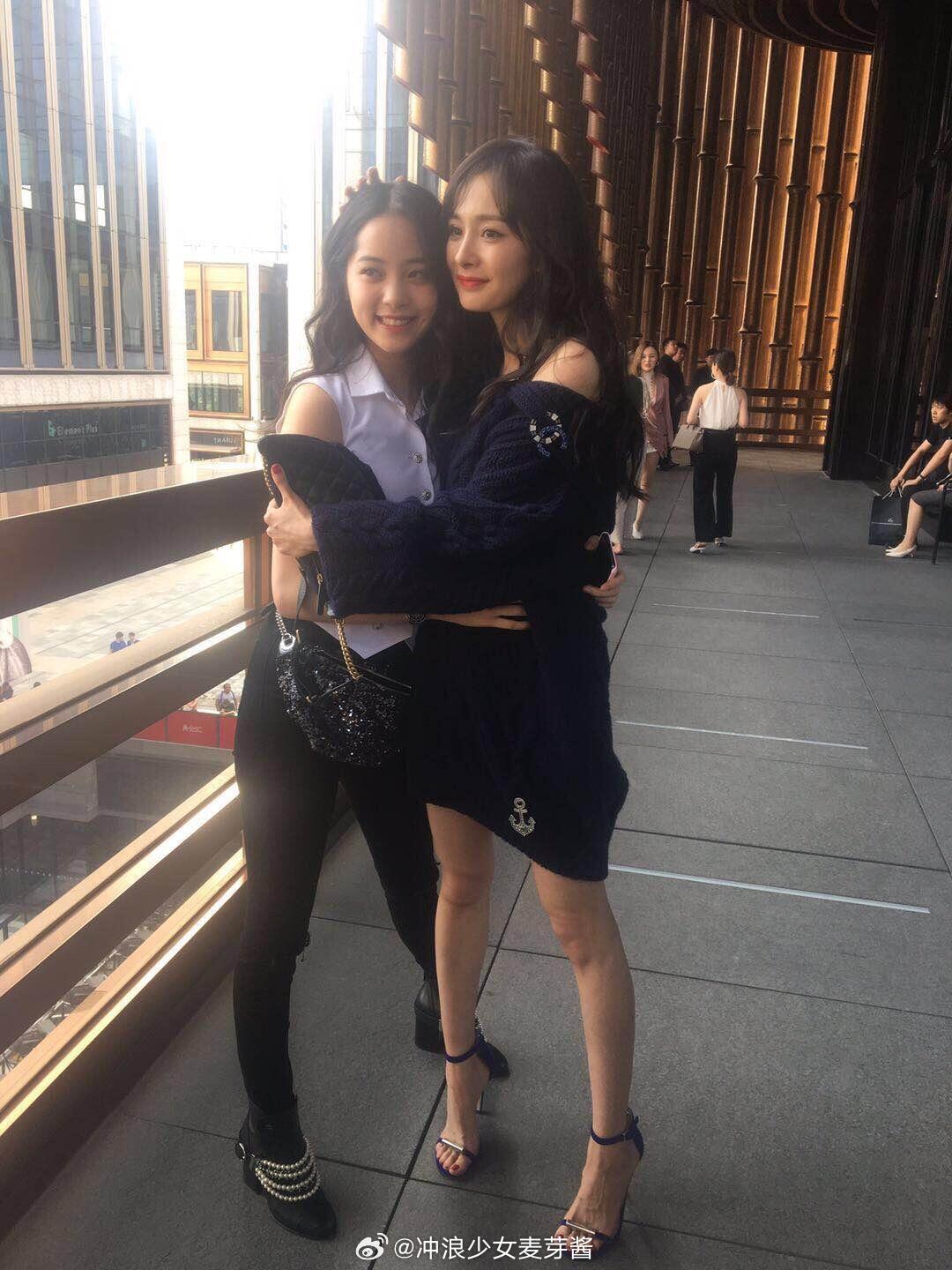 为什么叫她杨不修啊生图太能打了真人芭比娃娃杨幂​​​