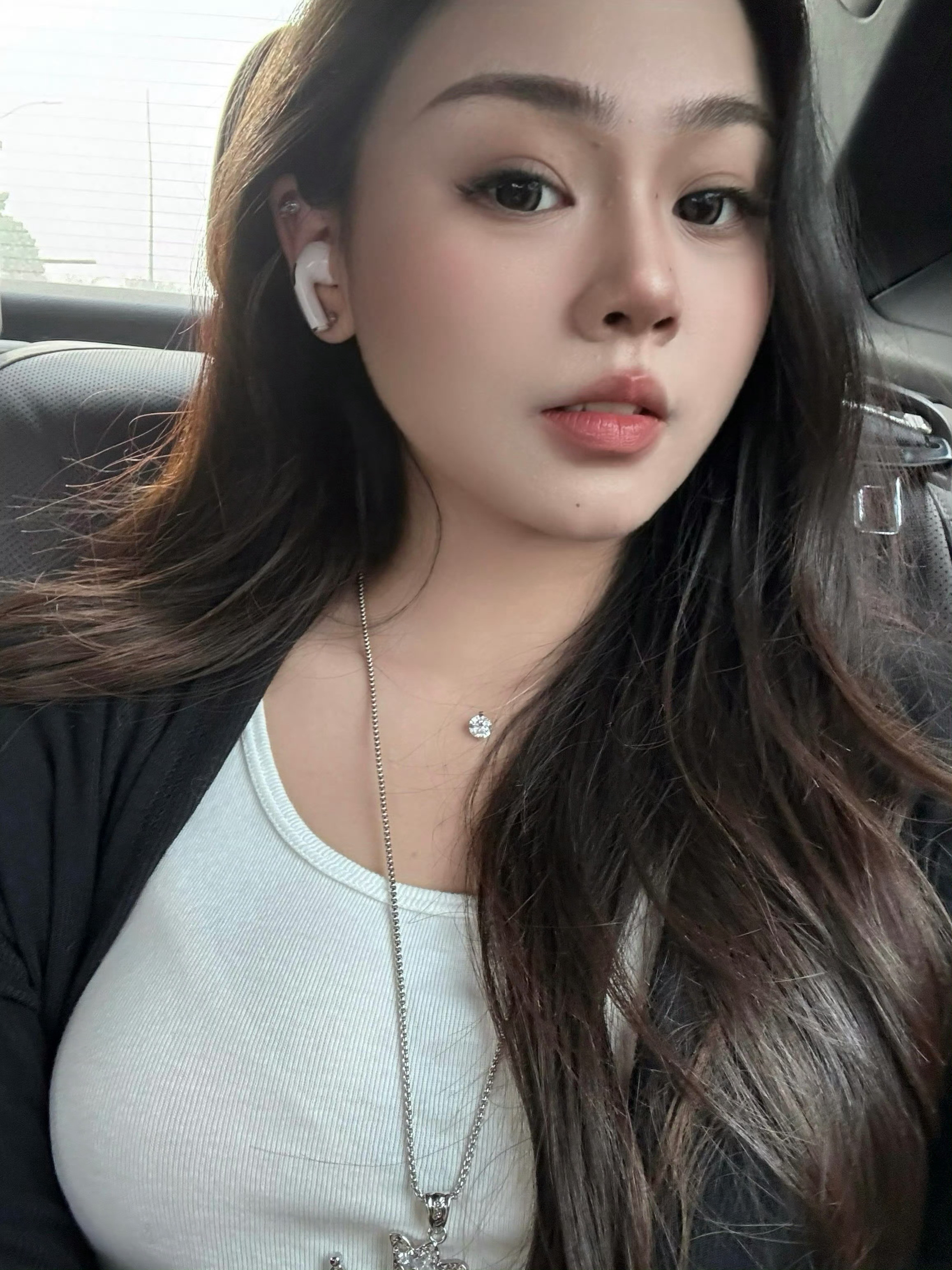 出门前扇了自己两耳光，腮红的钱都省了​​​