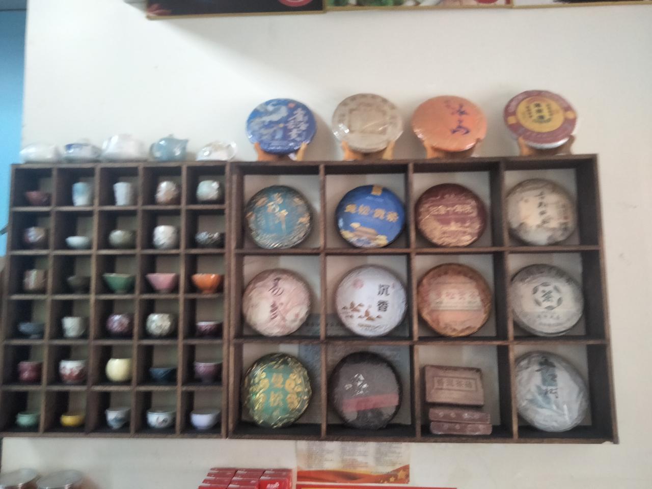 一个小饭店，竟有这般雅致，中午路过家门口很近的一个不起眼的夫妻店，本来打算买一个