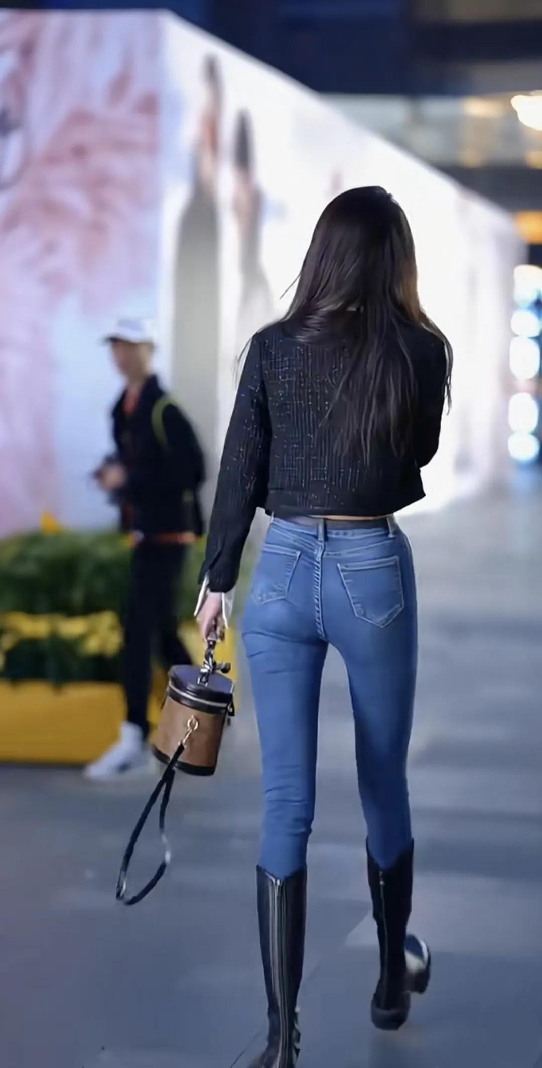 你见过美女身材好的背影多吗