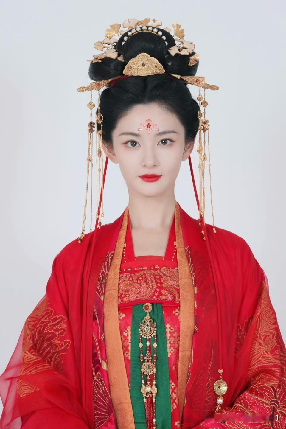 于正还是有点本事在身上的。知道这两年大众吐槽最多的古装剧桥段之一，就是女扮男