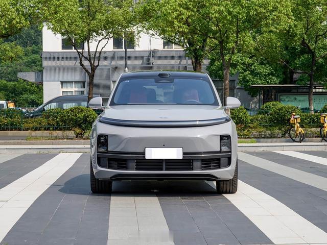 全新理想L9官宣3月上市，41-44万锁定高端增程市场，直面问界M9！取消Pro