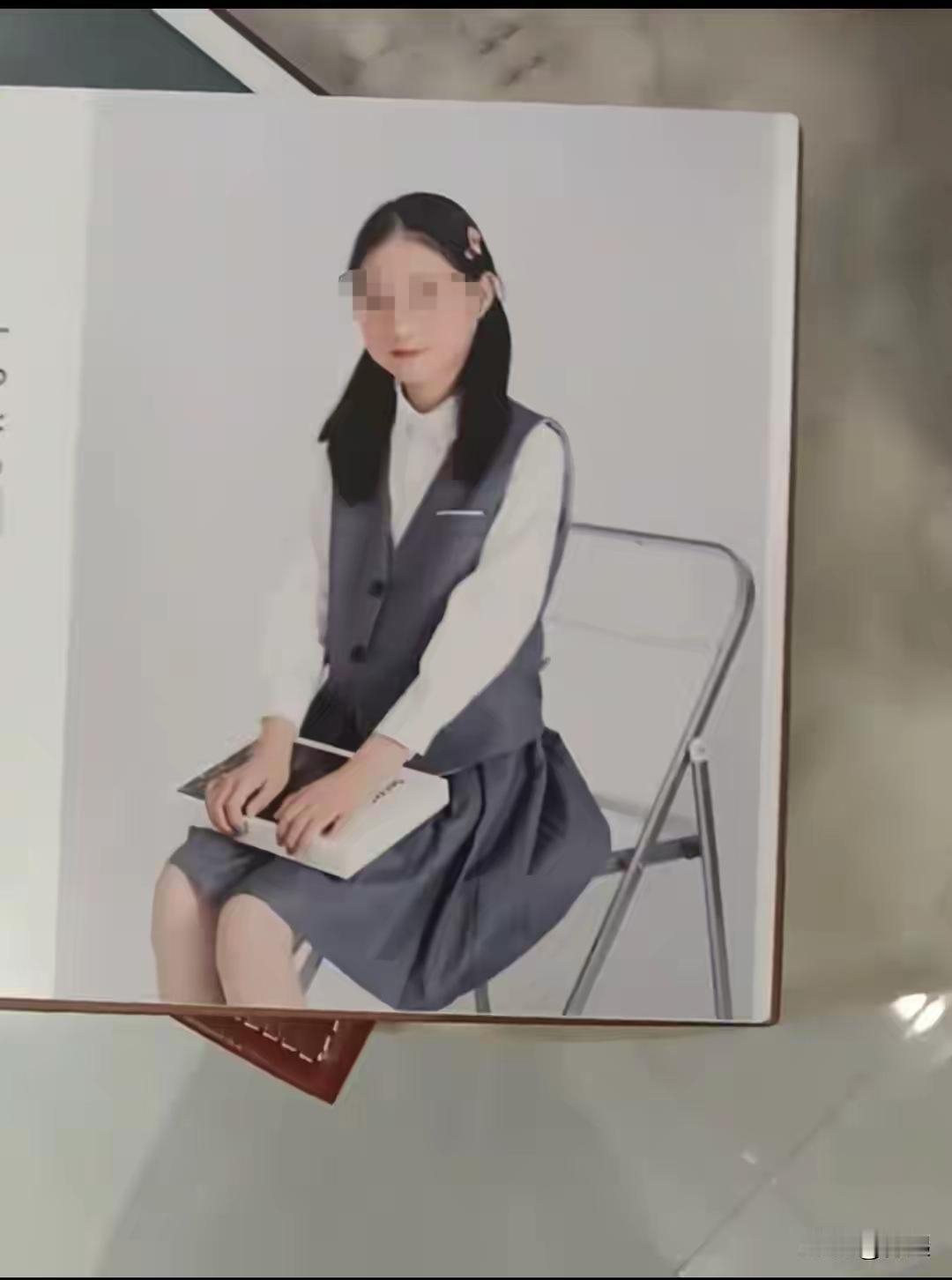 河南24楼一跃而下的10岁女孩：她用100次“玩笑”求救，父母却捂住了耳朵（