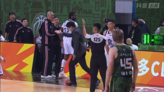 邱彪这种老好人都被惹急了！虽然说，克里斯是全联盟情绪最难控制的外援，像个定时炸