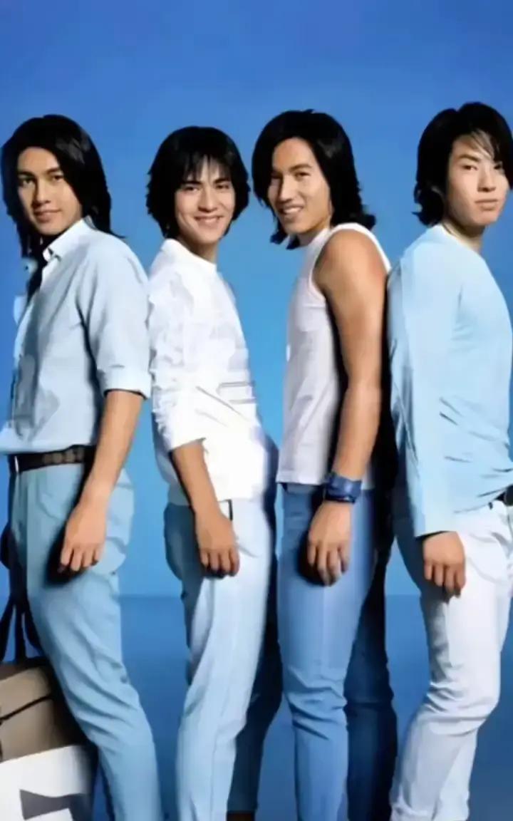 朱孝天说得对，我们确实不该再期待F4了。他缺席合体演唱会，说“F4对我而言