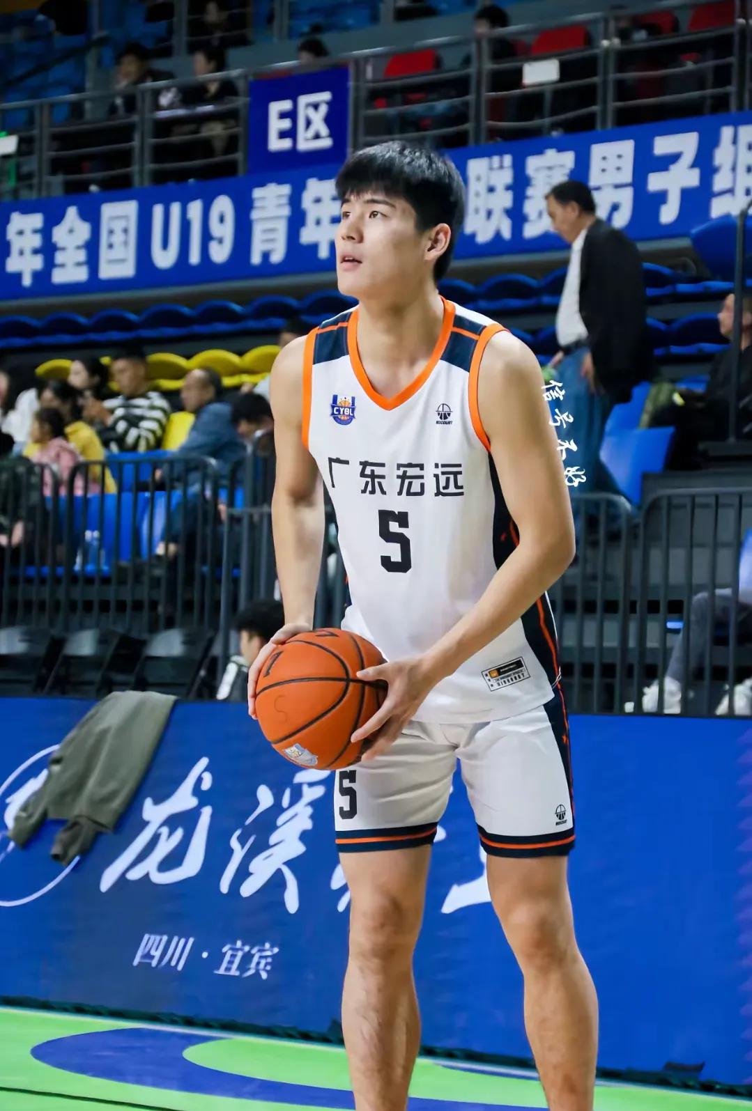 陈家政到底是怎么签来广东队的？这也太厉害了吧！感觉比广东队新一批青训出来的王洪泽