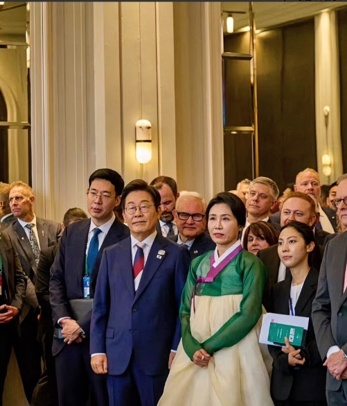 太尴尬了！特朗普直接爽约韩国总统李在明。刚刚，多家外媒在报道中称，韩国总统李在明