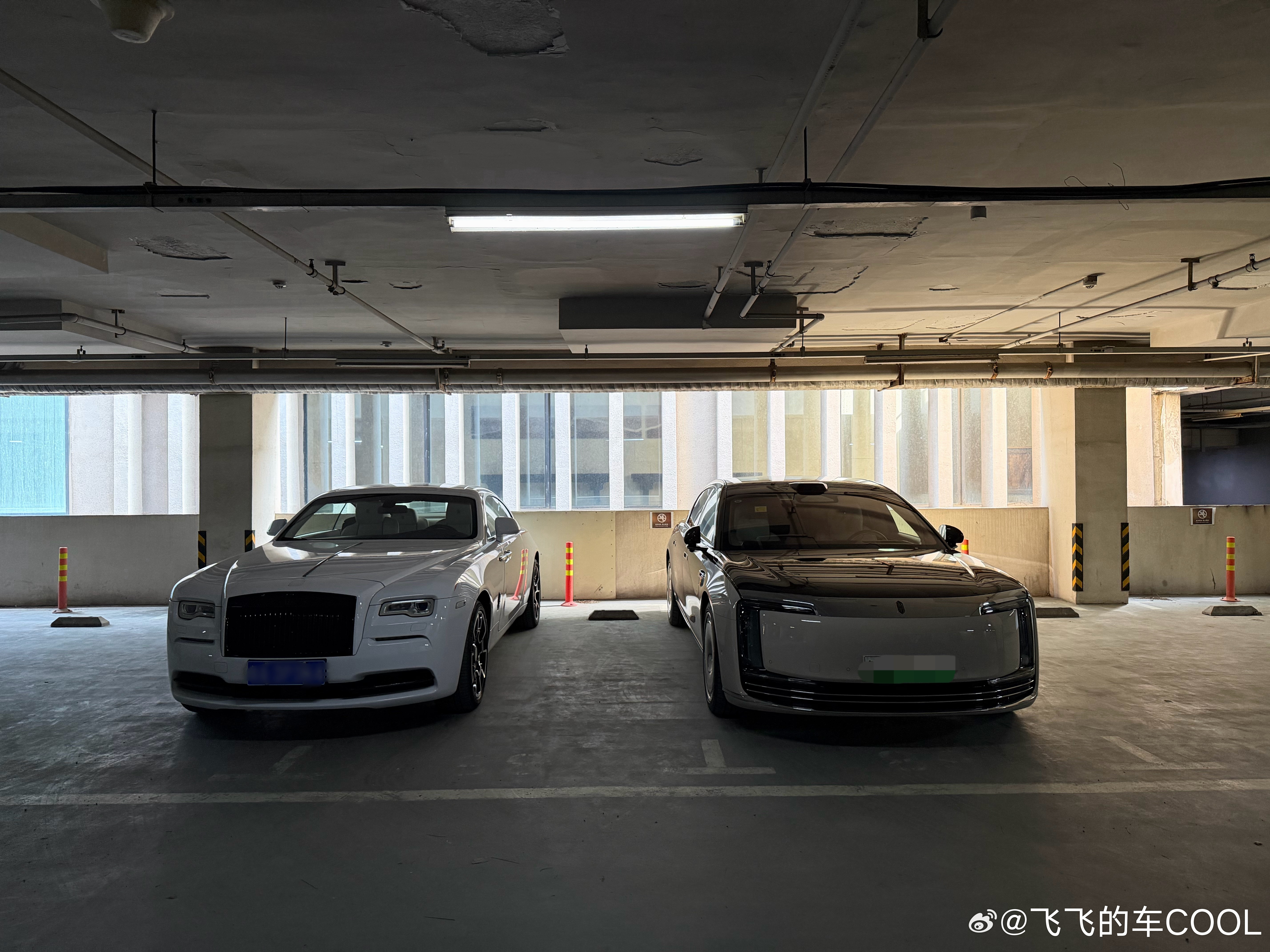 开尊界S800偶遇劳斯莱斯魅影怎么样这气场也不弱吧？我说的是劳斯莱斯哈哈哈哈[