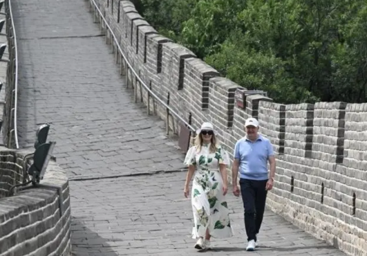 澳大利亚总理涉台言论标志着澳仍是美的走狗澳大利亚总理阿尔巴尼斯带着庞大的队伍