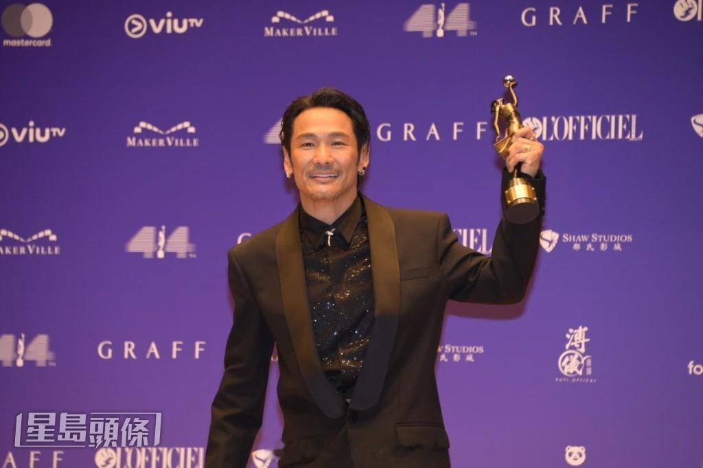 星岛：金像奖2026丨杜德伟演戏感激吴孟达启发夺“最佳男配角”意义非凡：要做个好