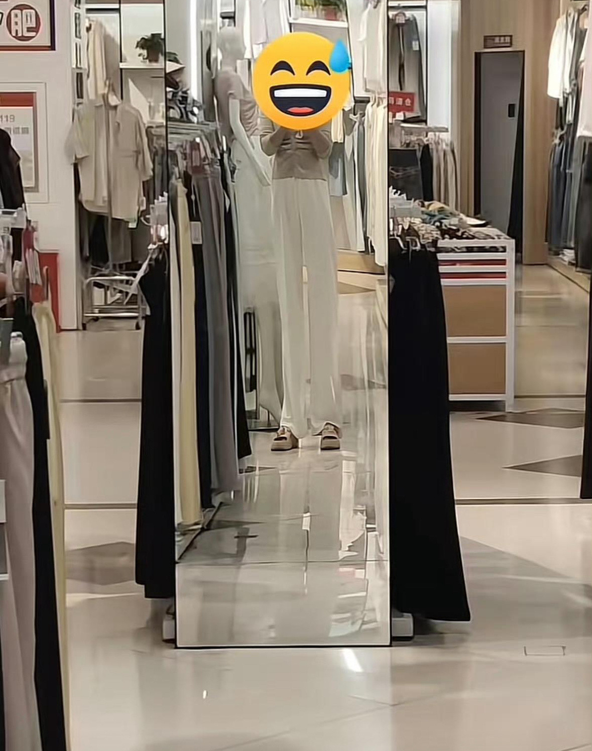 最会欺骗人的是服装店的镜子​​​