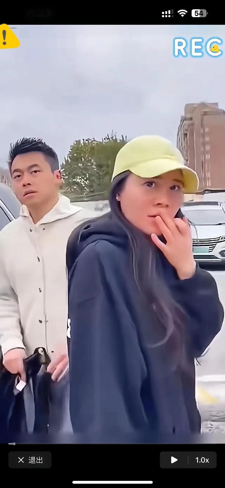 真的被律师赘婿出轨事件恶心到了！原配挺着孕肚去医院居然撞见老公陪小三产检不