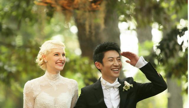 一次，撒贝宁和妻子李白在大街上争吵了起来，李白朝着撒贝宁吼了两句，却让撒贝宁呆愣