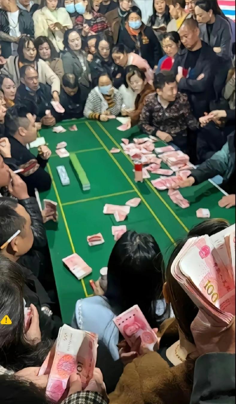 前天输了8000，打算戒了，不玩了，昨天忍不住又去，昨天赢了20000，打算今