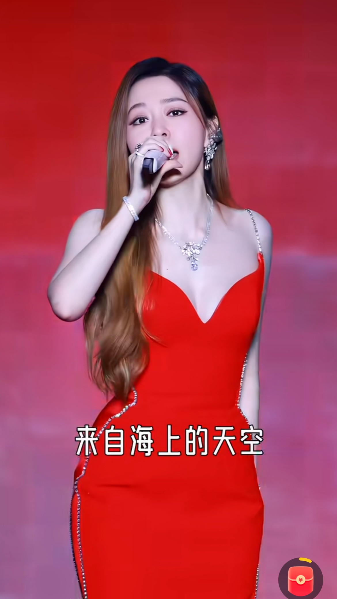 还得是小灵通投票，一票一票投出来的张靓颖唱歌的实力，真的没话说在超女中，她的歌曲最多，传唱度最高唱歌