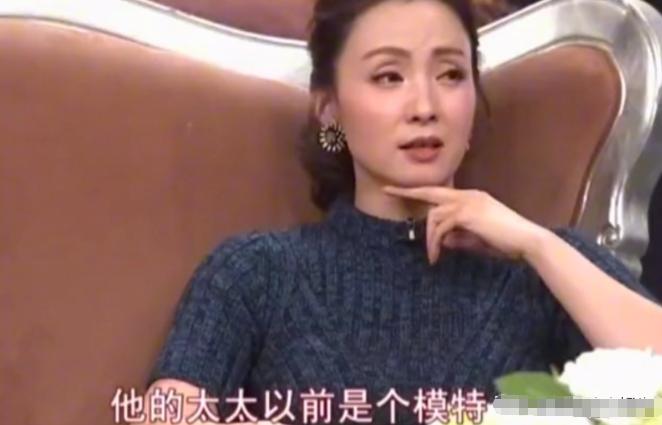 演员陶虹说：“我在上大学的时候，张澍跟我是一个寝室的，她那会就是个模特，长得特像