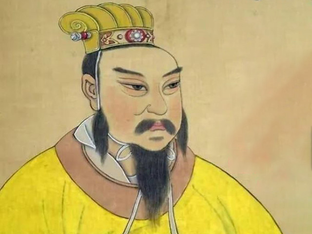 郭威造反的三大原因：1.先帝旧将：所谓“一朝天子一朝臣”，郭威曾是后汉开国皇