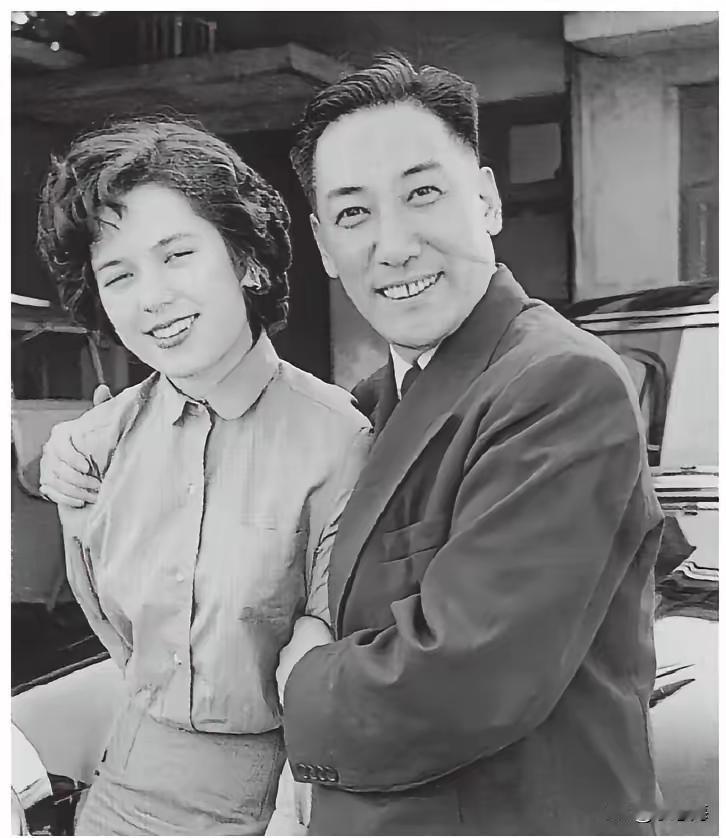 1953年，蒋纬国的妻子石静宜去世，蒋介石为了让蒋纬国尽快走出悲伤，安排他出国学