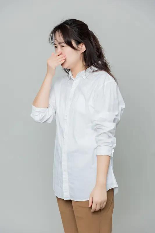 很多人的咳嗽，其实是感冒后遗症。门诊有个深圳本地的女患者，说入秋以来这咳嗽就